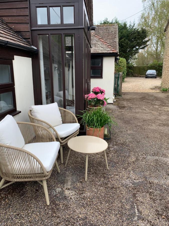 The Byre Bed & Breakfast Abingdon-on-Thames Exterior foto